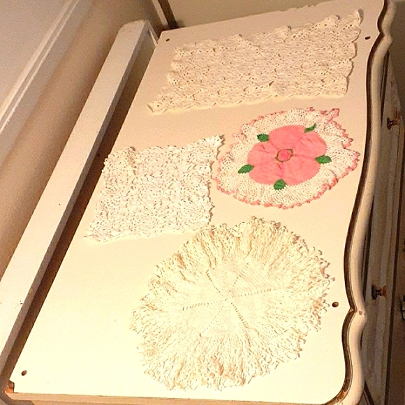 Other - 4 DOILIES Collection Crochet White Pink Floral Grannycore Cottagecore Dainty VNT